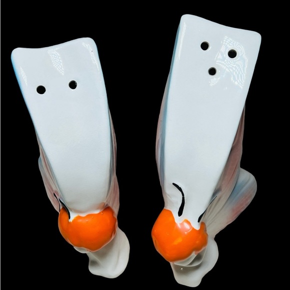 Vintage Japan Pixie Fairy Butterfly Salt & Pepper Shakers - Picture 3 of 10